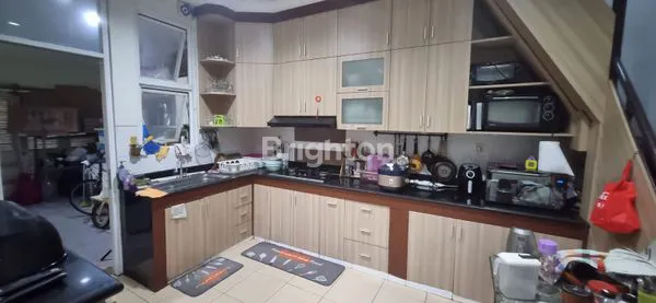 image RUMAH 2LT FULL FURNISHED DI KEBON JERUK INTERCON (7)