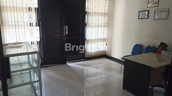 image RUMAH MANYAR SIAP HUNI STRATEGIS DEKAT PUSAT KOTA (2)