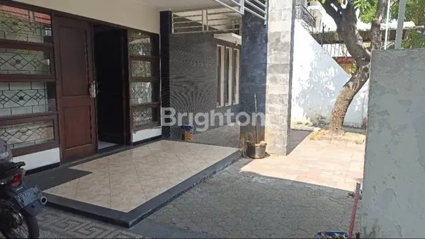 image RUMAH MANYAR SIAP HUNI STRATEGIS DEKAT PUSAT KOTA (3)