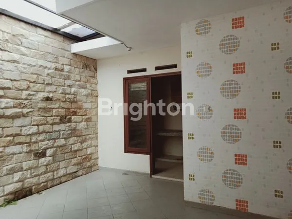 image RUMAH BAGUS MODERN 2 LT SIAP HUNI NEGO SAMPAI JADI DI VILLA PUNCAK TIDAR KOTA MALANG (2)