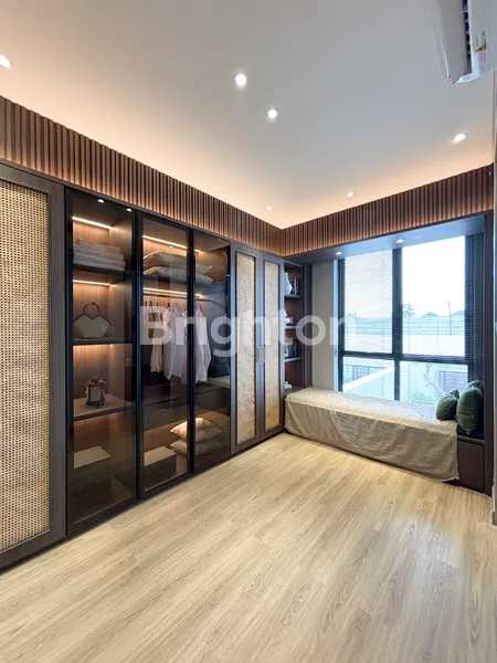 image RUMAH 2 LANTAI PREMIUM DAN LUX TYPE GIVA 8, LB/LT 182/128 DI GRAND WISATA (2)