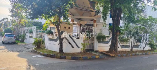 image RUMAH HOEK KLASIK DI DAERAH SUNTER (1)