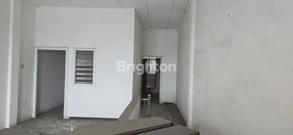 image RUKO 3 LANTAI TEMPAT STRATEGIS DISEWAKAN (3)