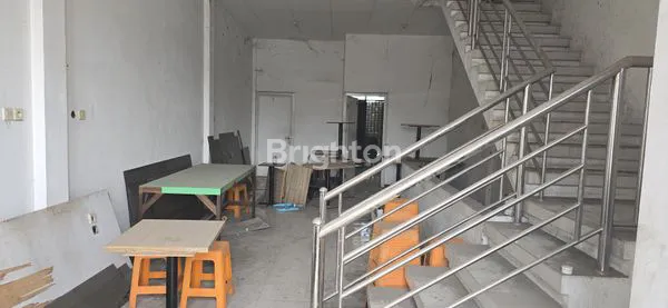 image RUKO 3 LANTAI TEMPAT STRATEGIS DISEWAKAN (1)