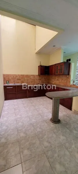 image RUMAH 2 1/2 LANTAI DI TAMAN RATU INDAH (5)