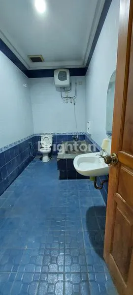 image RUMAH 2 1/2 LANTAI DI TAMAN RATU INDAH (6)