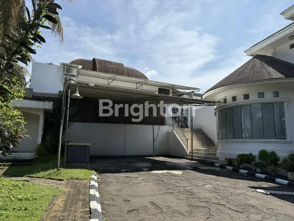 image HUNIAN LUAS DENGAN KOLAM RENANG TOLE ISKANDAR (8)