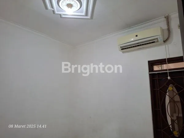 image RUMAH HOOK SIAP HUNI. BANGUNAN KOKOH TERAWAT. ROW JALAN 2 MOBIL (3)