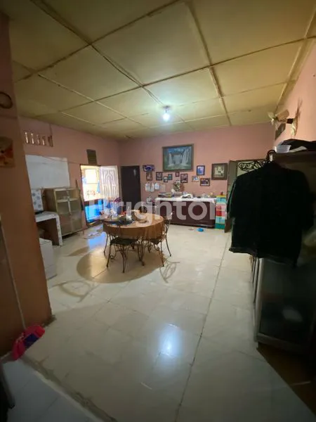 image DIJUAL RUMAH LAMA DI JALAN TUAMANG MEDAN (7)