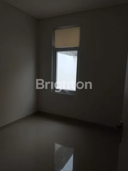 image DISEWAKAN RUMAH SIAP HUNI LOKASI STRATEGIS DI MUTIARA ARTERI REGENCY SEMARANG (DEKAT MASJID AGUNG JAWA TENGAH)  (3)