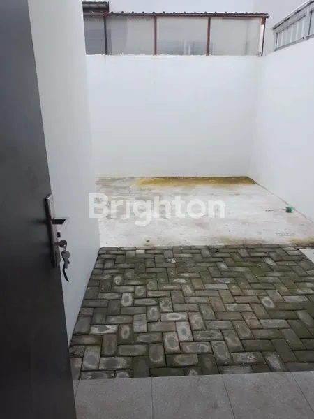 image DISEWAKAN RUMAH SIAP HUNI LOKASI STRATEGIS DI MUTIARA ARTERI REGENCY SEMARANG (DEKAT MASJID AGUNG JAWA TENGAH)  (6)