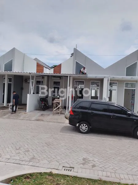 image DISEWAKAN RUMAH SIAP HUNI LOKASI STRATEGIS DI MUTIARA ARTERI REGENCY SEMARANG (DEKAT MASJID AGUNG JAWA TENGAH)  (1)