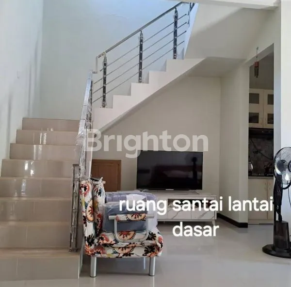 image HUNIAN HOOK MINIMALIS MODERN 2 LANTAI ONE GATE SYSTEM DI PANDUGO SBY TIMUR (3)