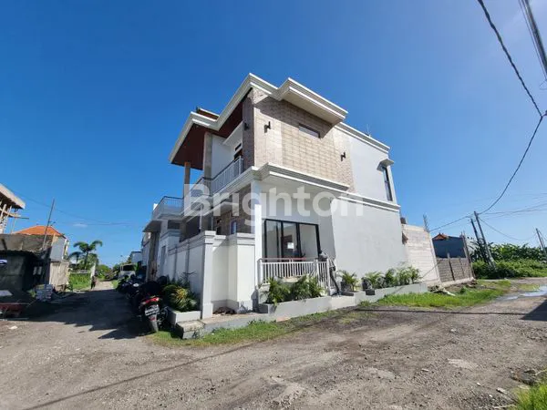 image RUMAH VILLA BARU FULL FURNISH DEKAT KE CANGGU (1)