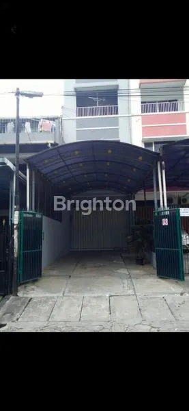RUMAH 4 LANTAI SIAP HUNI BELAKANG GAJAH MADA PLAZA