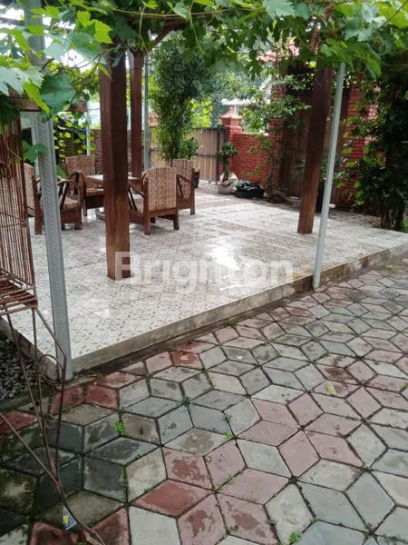 image RUMAH JOGLO DI MOJOROTO (1)