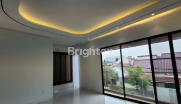 image RUMAH KUALITAS PREMIUM TROPICAL MODERN DI MANYAR KERTOADI LOKASI STRATEGIS DAN JALAN LEBAR (2)