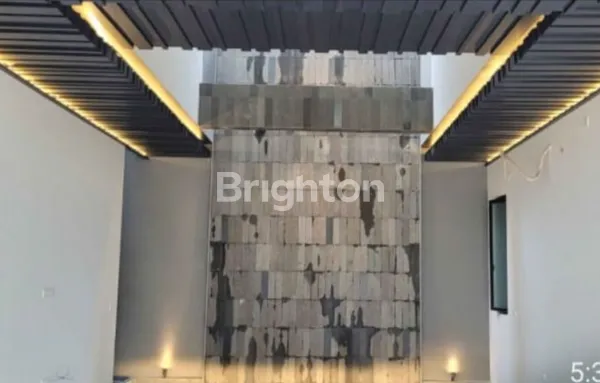 image RUMAH KUALITAS PREMIUM TROPICAL MODERN DI MANYAR KERTOADI LOKASI STRATEGIS DAN JALAN LEBAR (6)