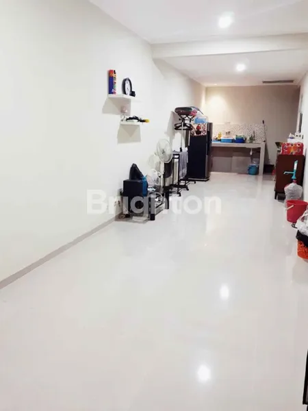 image RUMAH SIAP HUNI HARGA 1M DEKAT TOL TAMBAK SUMUR LOKASI DI CLUSTER SEMANGKA  (2)