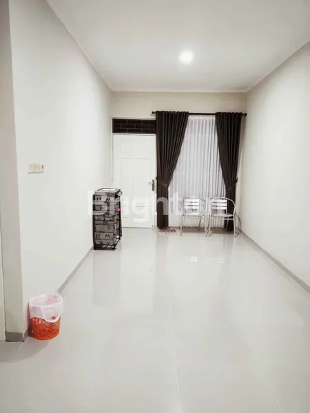 image RUMAH SIAP HUNI HARGA 1M DEKAT TOL TAMBAK SUMUR LOKASI DI CLUSTER SEMANGKA  (6)