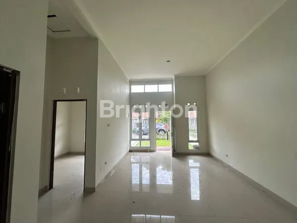 image RUMAH STRATEGIS DEKAT PAKUWON MALL SOLOBARU (2)