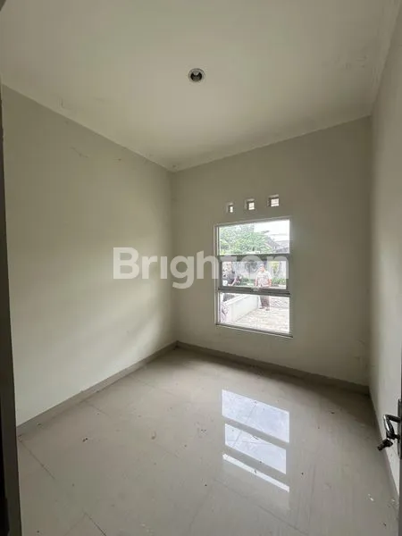 image RUMAH STRATEGIS DEKAT PAKUWON MALL SOLOBARU (4)