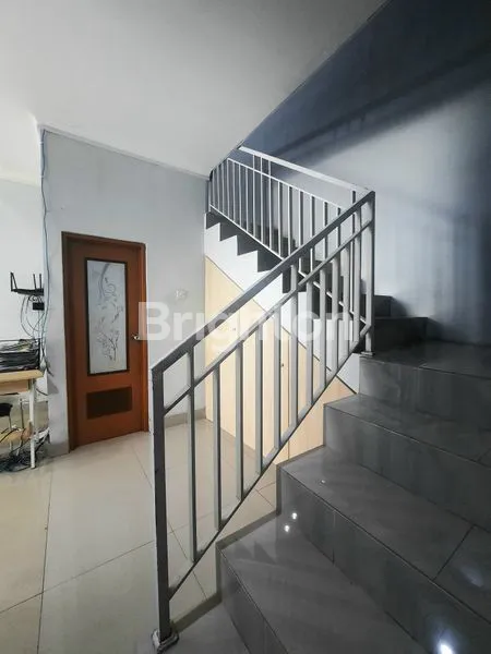 image RUKO PREMIUM DUA LANTAI KAWASAN RAMAI DEKAT KE SANUR DAN RENON (3)