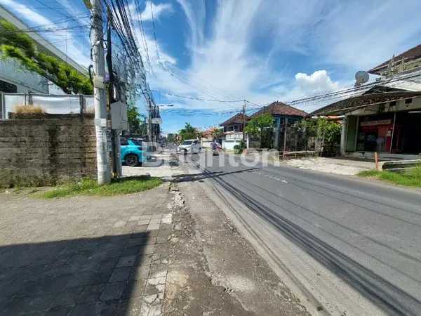 image RUKO PREMIUM DUA LANTAI KAWASAN RAMAI DEKAT KE SANUR DAN RENON (8)