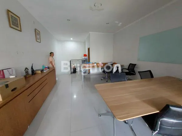 image RUKO PREMIUM DUA LANTAI KAWASAN RAMAI DEKAT KE SANUR DAN RENON (4)