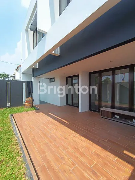 image RUMAH HOEK 2 LANTAI + ROOFTOP SIAP HUNI DI LARANGAN, KOTA TANGERANG (4)