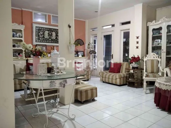 image RUMAH 2 LANTAI DI SAYAP JALAN BUAHBATU KOTA BANDUNG JAWA BARAT. LOKASI STRATEGIS AKSES MUDAH KE PUSAT KOTA DAN PINTU TOL BUAHBATU. (4)