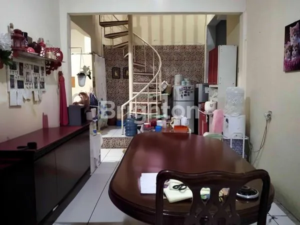 image RUMAH 2 LANTAI DI SAYAP JALAN BUAHBATU KOTA BANDUNG JAWA BARAT. LOKASI STRATEGIS AKSES MUDAH KE PUSAT KOTA DAN PINTU TOL BUAHBATU. (5)