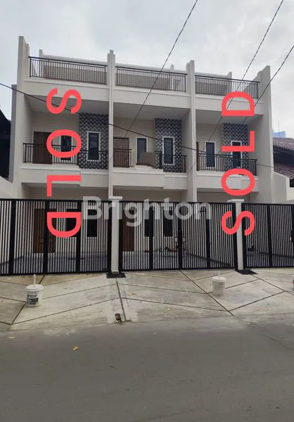 image DIJUAL RUMAH 3 LANTAI DI TANJUNG DUREN JAKARTA BARAT (1)