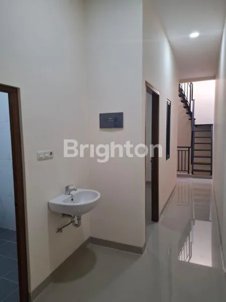 image DIJUAL RUMAH 3 LANTAI DI TANJUNG DUREN JAKARTA BARAT (4)