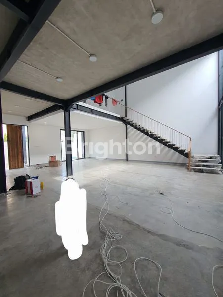 image RUMAH 2 LANTAI SUTOREJO SELATAN DEKAT MULYOSARI (5)