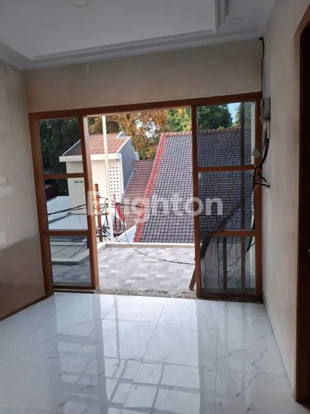 image RUMAH BANGUNAN BARU BAGUS STRATEGIS DEKAT MALL KALIBATA JAKARTA SELATAN  (5)