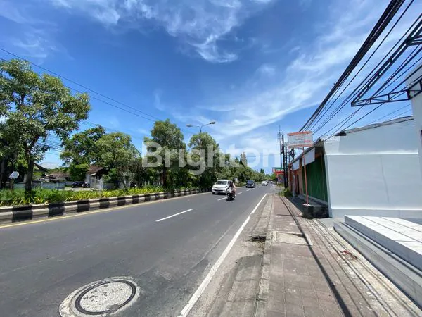 image TOKO BARU DESIGN MODERN DISEWAKAN DI JL BYPASS NGURAH RAI SANUR (3)