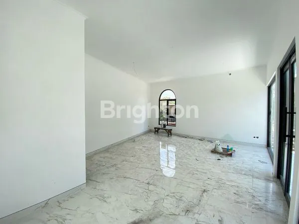 image TOKO BARU DESIGN MODERN DISEWAKAN DI JL BYPASS NGURAH RAI SANUR (5)