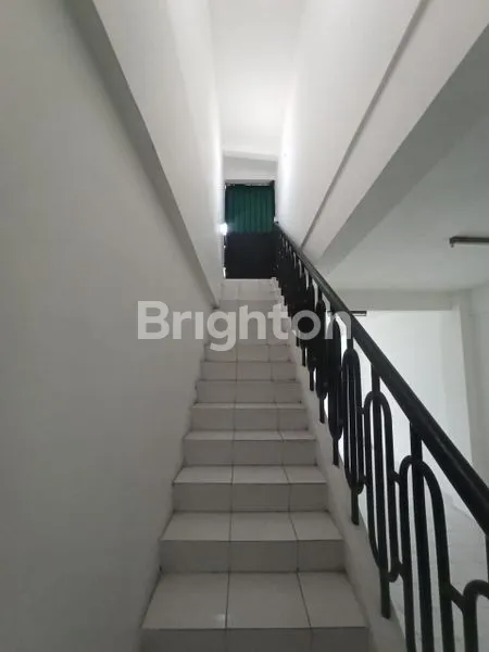 image RUKO KOMERSIAL AREA STRATEGIS RAYA JEMURSARI SIAP BEROPERASI COCOK DIGUNAKAN UNTUK SEGALA USAHA DEKAT JEMUR ANDAYANI, RUNGKUT INDUSTRI, KENDANGSARI, RAYA MERR (3)