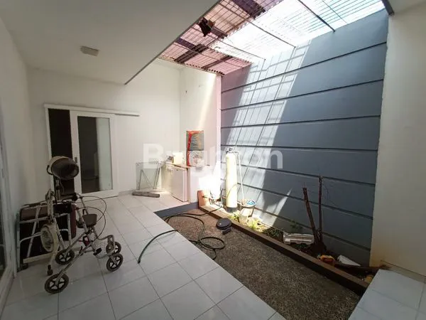 image KEMANG MELATI BEKASI BARAT SEMI FURNISHED (2)