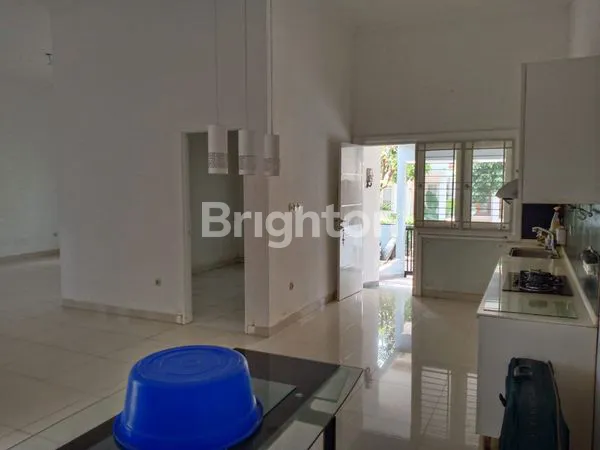 image KEMANG MELATI BEKASI BARAT SEMI FURNISHED (4)