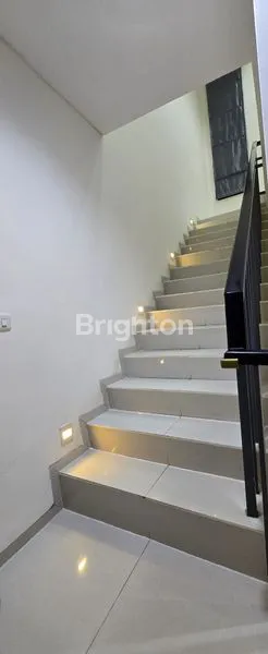 image RUMAH BAGUS SIAP HUNI DI FIRST STONE CLUSTER AGATE SELANGKAH KE GADING SERPONG (5)