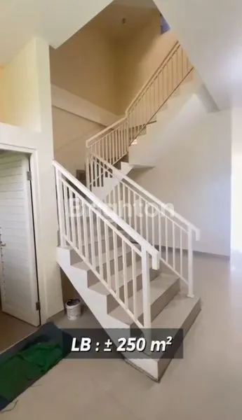 image RUKO 3 LANTAI DIAN ISTANA (3)