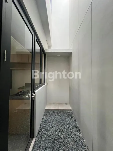 image RUMAH BARU SIAP HUNI TANAKAYU SVANI BSD CITY (4)