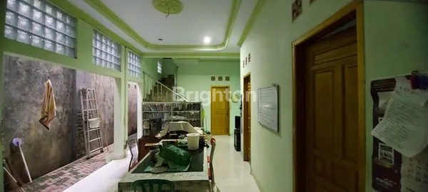 image RUMAH DI CIPAYUNG DEPOK YANG NYAMAN  3 LANTAI LENGKAP DENGAN ROOFTOP DAN VIEW GUNUNG (3)