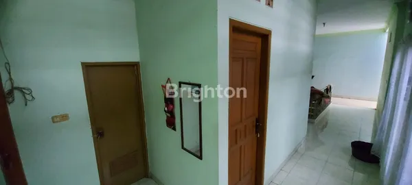image RUMAH DI CIPAYUNG DEPOK YANG NYAMAN  3 LANTAI LENGKAP DENGAN ROOFTOP DAN VIEW GUNUNG (4)