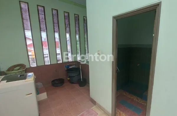 image RUMAH DI CIPAYUNG DEPOK YANG NYAMAN  3 LANTAI LENGKAP DENGAN ROOFTOP DAN VIEW GUNUNG (7)