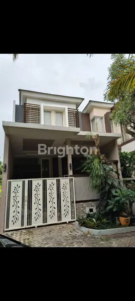 RUMAH 2 LANTAI FULL FURNISH DI DE CASSABLANCA RESIDENCE DEKAT GERBANG TOL MALANG