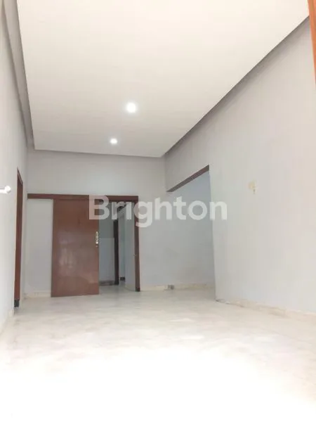 image RUMAH SIAP HUNI 2 LANTAI KAWI MALANG (5)