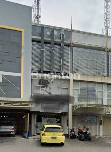 image LANGKA RUKO CHOFA SUKOMANUNGGAL 3 LANTAI NOL JALAN PARKIRAN LUAS (1)